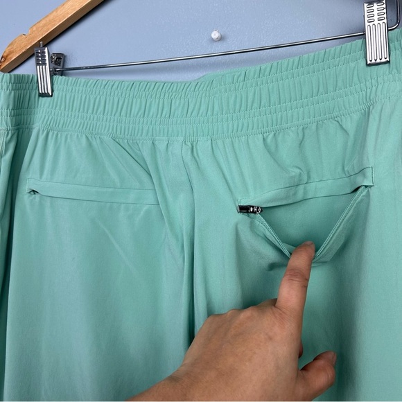 ATHLETA women’s Brooklyn joggers pants size 16 lightweight Quick dry zip pockets - Picture 7 of 16